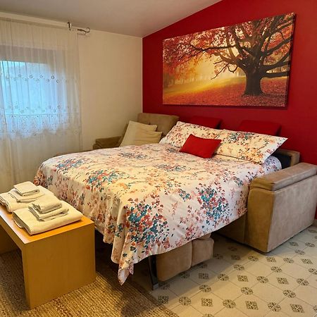B&B Villa Mirella Casnate Con Bernate Exteriér fotografie
